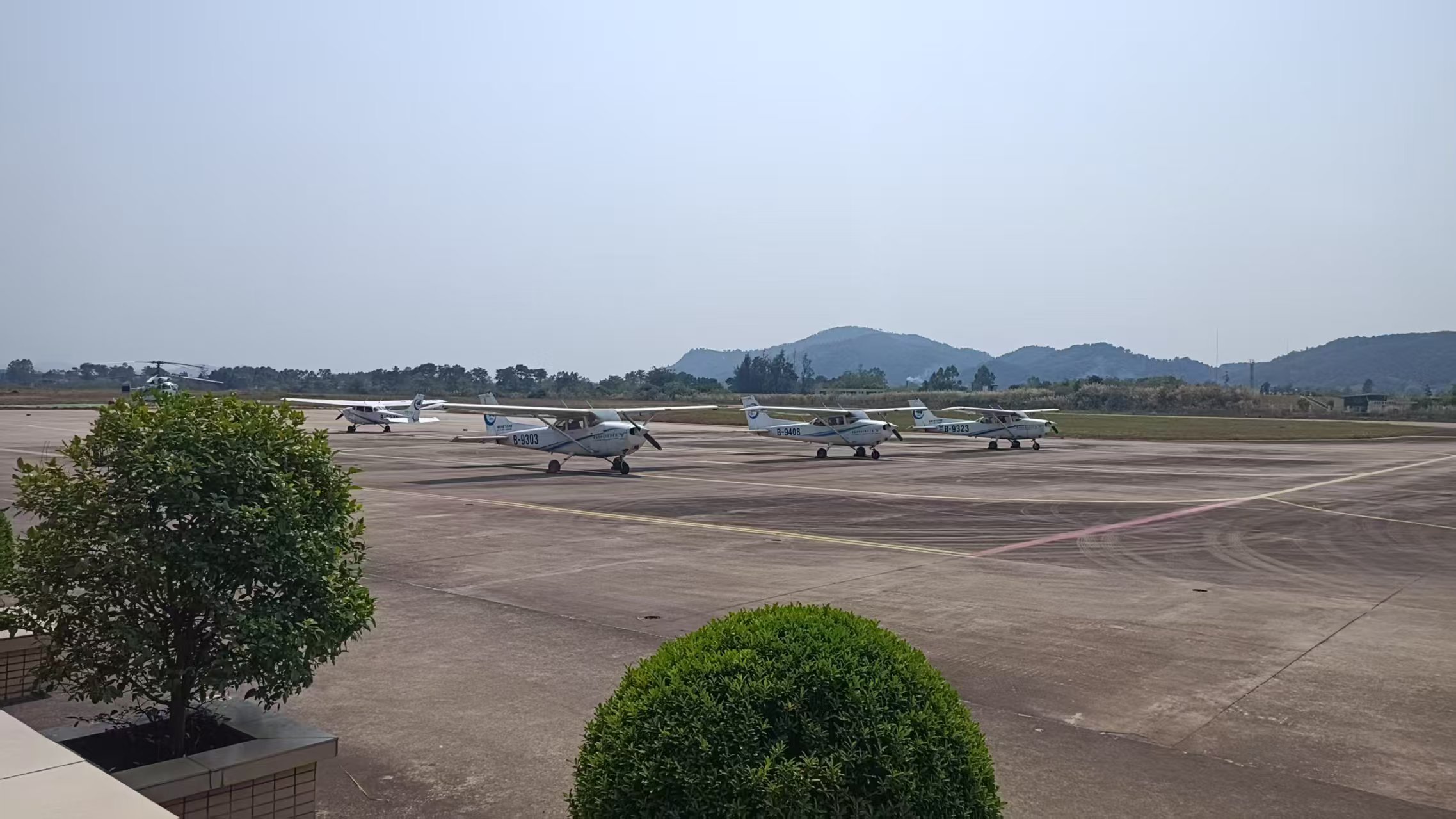 src=/UpFile/images/直升机基地.jpg